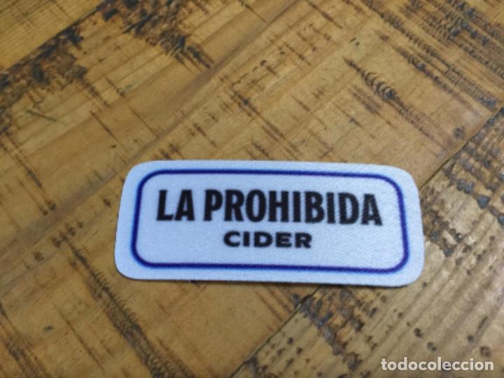 Coleccionismo de cervezas: LA PROHIBIDA CIDER -PARCHE DE TELA IMPERMEABLE -GRUPO MAHOU SAN MIGUEL - PUBLICIDAD LANZAMIENTO 2021