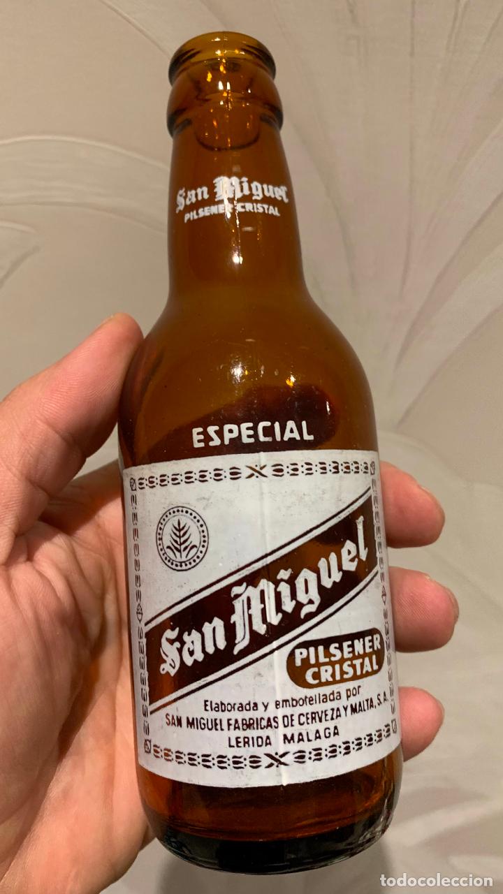 Coleccionismo de cervezas: ANTIGUA BOTELLA DE CERVEZA SAN MIGUEL, ESPECIAL EN PEQUE&Ntilde;O