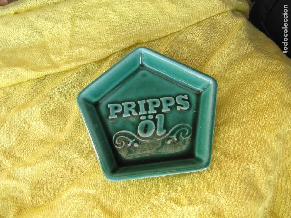 Coleccionismo de cervezas: ANTIGUO CENICERO VERDE CERAMICA PORCELANA CERVEZA PRIPPS
