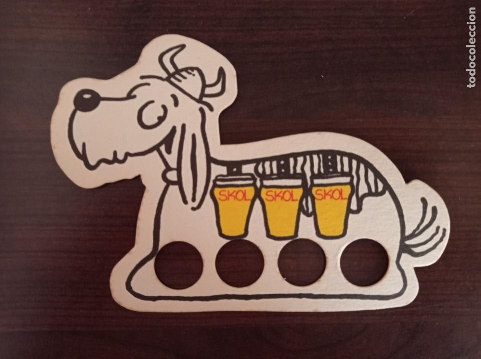 Coleccionismo de cervezas: POSAVASOS TROQUELADO CERVEZA SKOL PERRO VIKINGO DOBLE CARA A&Ntilde;OS 80