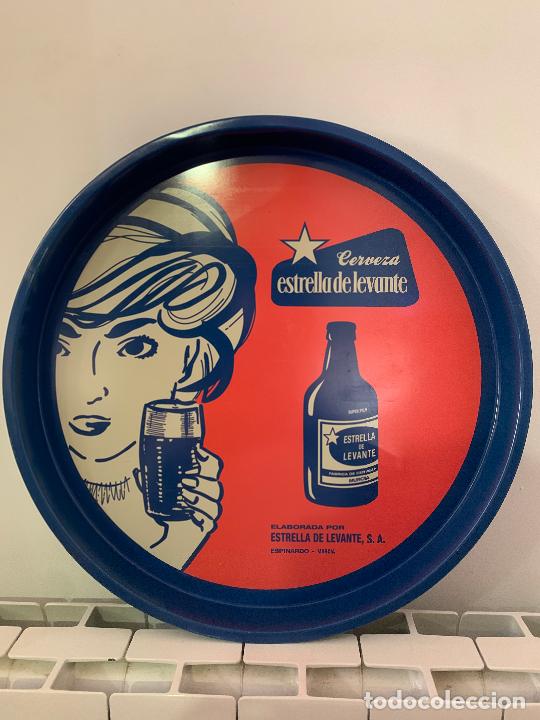 Collectable Beer: ANTIGUA BANDEJA DE CERVEZA ESTRELLA DE LEVANTE, COLOR AZUL