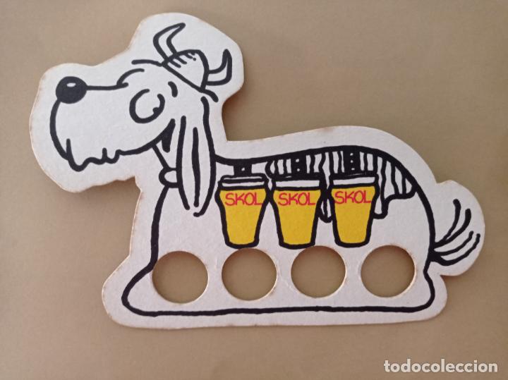 Coleccionismo de cervezas: POSAVASOS TROQUELADO CERVEZA SKOL PERRO VIKINGO DOBLE CARA A&Ntilde;OS 80