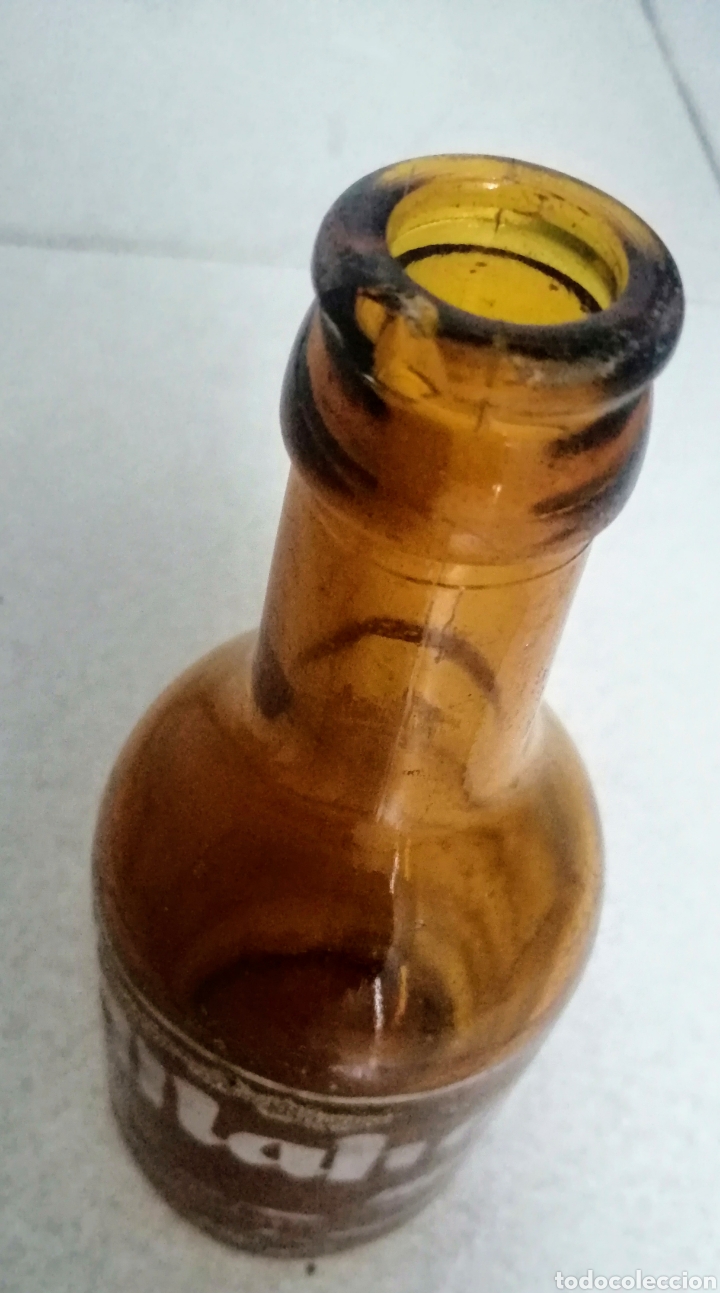 Coleccionismo de cervezas: ANTIGUO BOTELLIN DE CERVEZA MAHOU. MADRID- EL AUT&Eacute;NTICO QUINTO - EL ENVIO ESTA INCLUIDO.