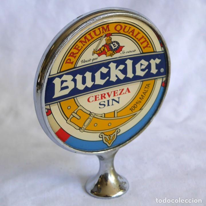 Sammeln von Brauereiartikeln: Placa doble de cerveza sin Buckler soble metal blanco