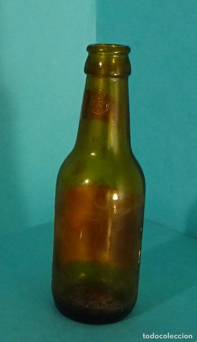 Coleccionismo de cervezas: BOTELLA 20 CL. CERVEZA EL &Aacute;GUILA - Foto 2