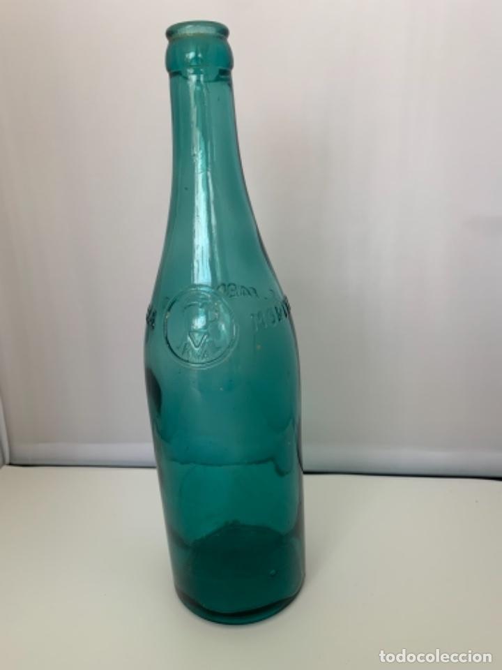 Coleccionismo de cervezas: MORITZ ANTIGUA BOTELLA VERDE VACIA 28 CMS - Foto 1