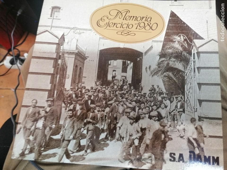 Coleccionismo de cervezas: Librito MEMORIA EJERCICIO 1980, S.A. DAMM - Foto 1