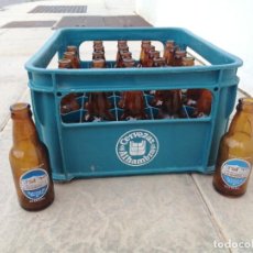 Coleccionismo de cervezas: CAJA CON 30 BOTELLAS DE CERVEZA LA ALHAMBRA GRANADA 20 CL QUINTO