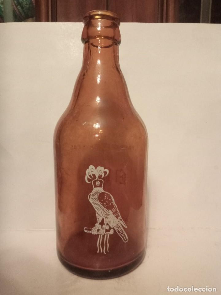 Coleccionismo de cervezas: Botella cerveza El Azor 1/3 sin recuadro - Foto 1