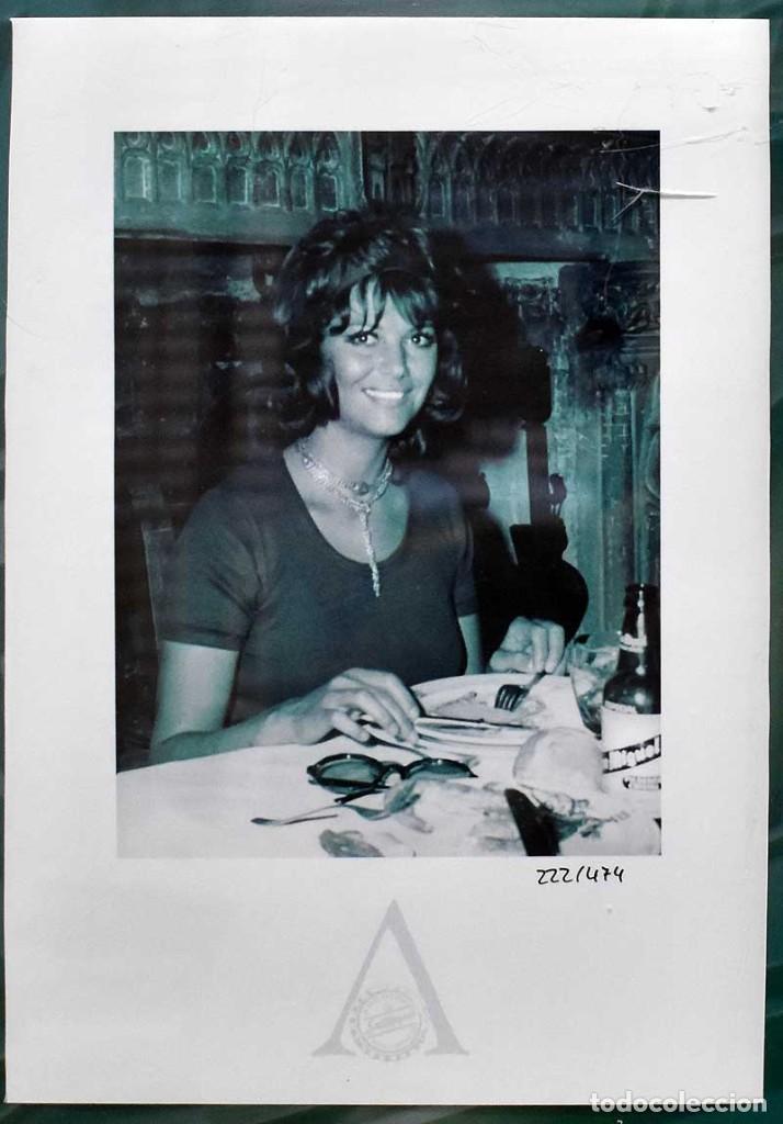 Coleccionismo de cervezas: Claudia Cardinale en Burgos. Fotograf&iacute;a tirada limitada colecci&oacute;n Archivo Hist&oacute;rico San Miguel