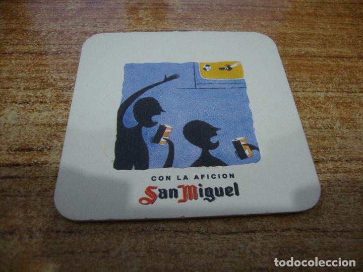 Coleccionismo de cervezas: POSAVASOS CERVEZA SAN MIGUEL CON LA AFICION