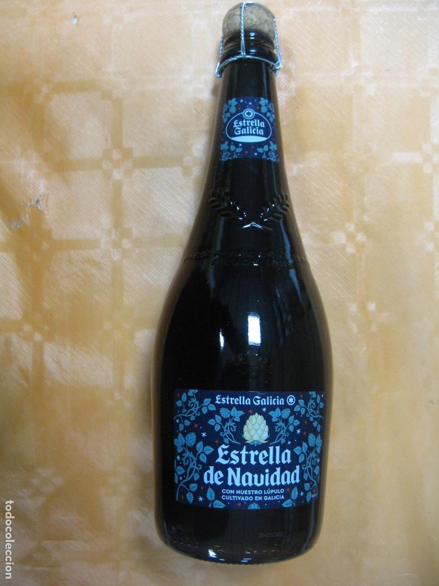 Coleccionismo de cervezas: BOTELLA ESTRELLA GALICIA NAVIDAD 2022 LLENA