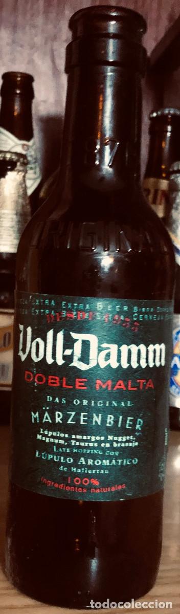 Coleccionismo de cervezas: Botella de cerveza Voll-Damm. Vac&iacute;a. Buen estado.