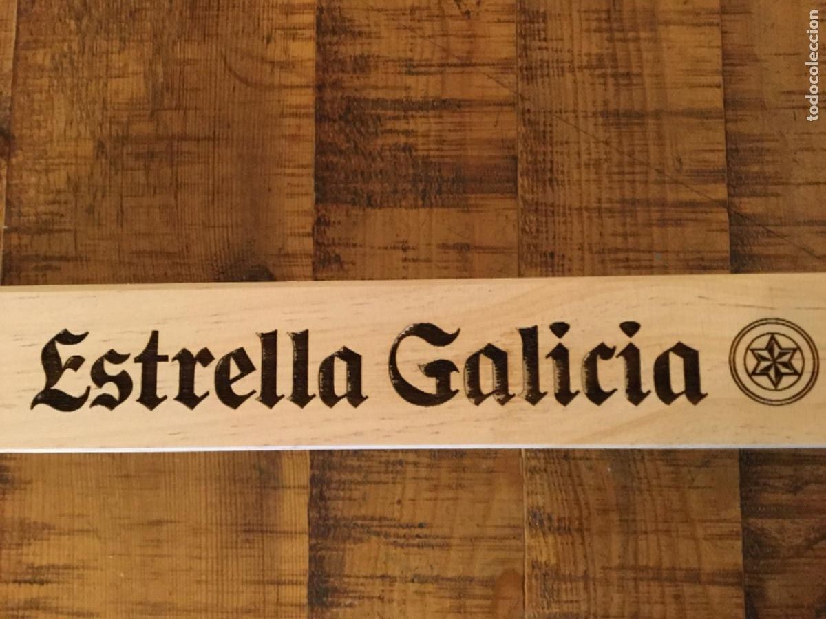 Coleccionismo de cervezas: ESTRELLA DE GALICIA - EXPOSITOR DE MADERA 4 BOTELLAS - PUBLICIDAD CERVEZA ESTRELLA DE GALICIA