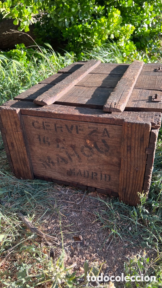 Coleccionismo de cervezas: MUY ANTIGUA CAJA DE MADERA CERVEZA MAHOU