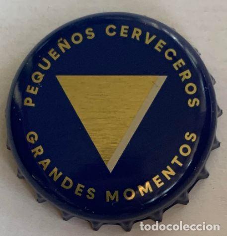 Coleccionismo de cervezas: Chapa de cerveza Ambar Triple Zero peque&ntilde;os cerveceros grandes momentos (color azul marino)