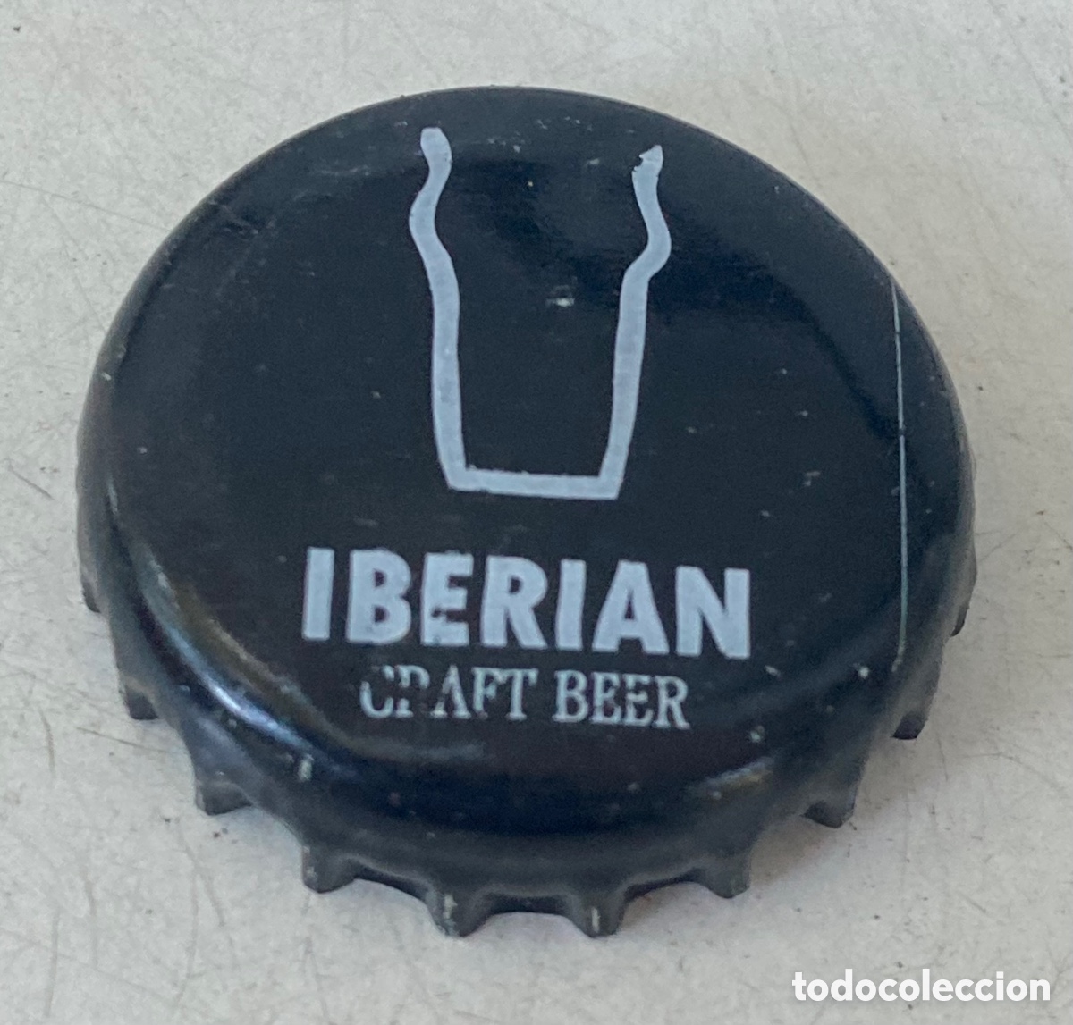 Colecionismo de cervejas: TAP&Oacute;N CORONA BEER CHAPA CERVEZA CERVESA ARTESANA IBERIAN. BARCELONA---LOTE N.2601---CARMANJO