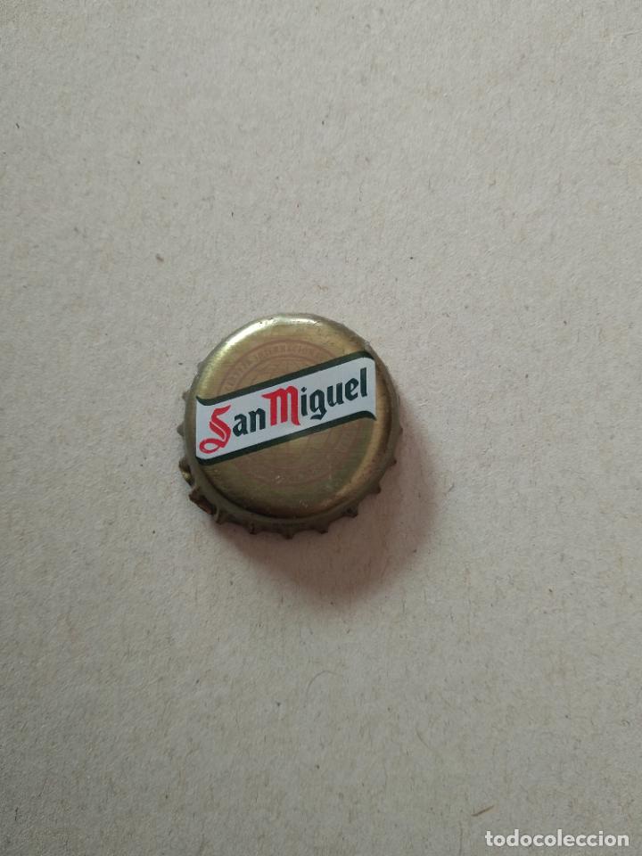 Coleccionismo de cervezas: TAP&Oacute;N CHAPA MET&Aacute;LICA DE BOTELLA SAN MIGUEL
