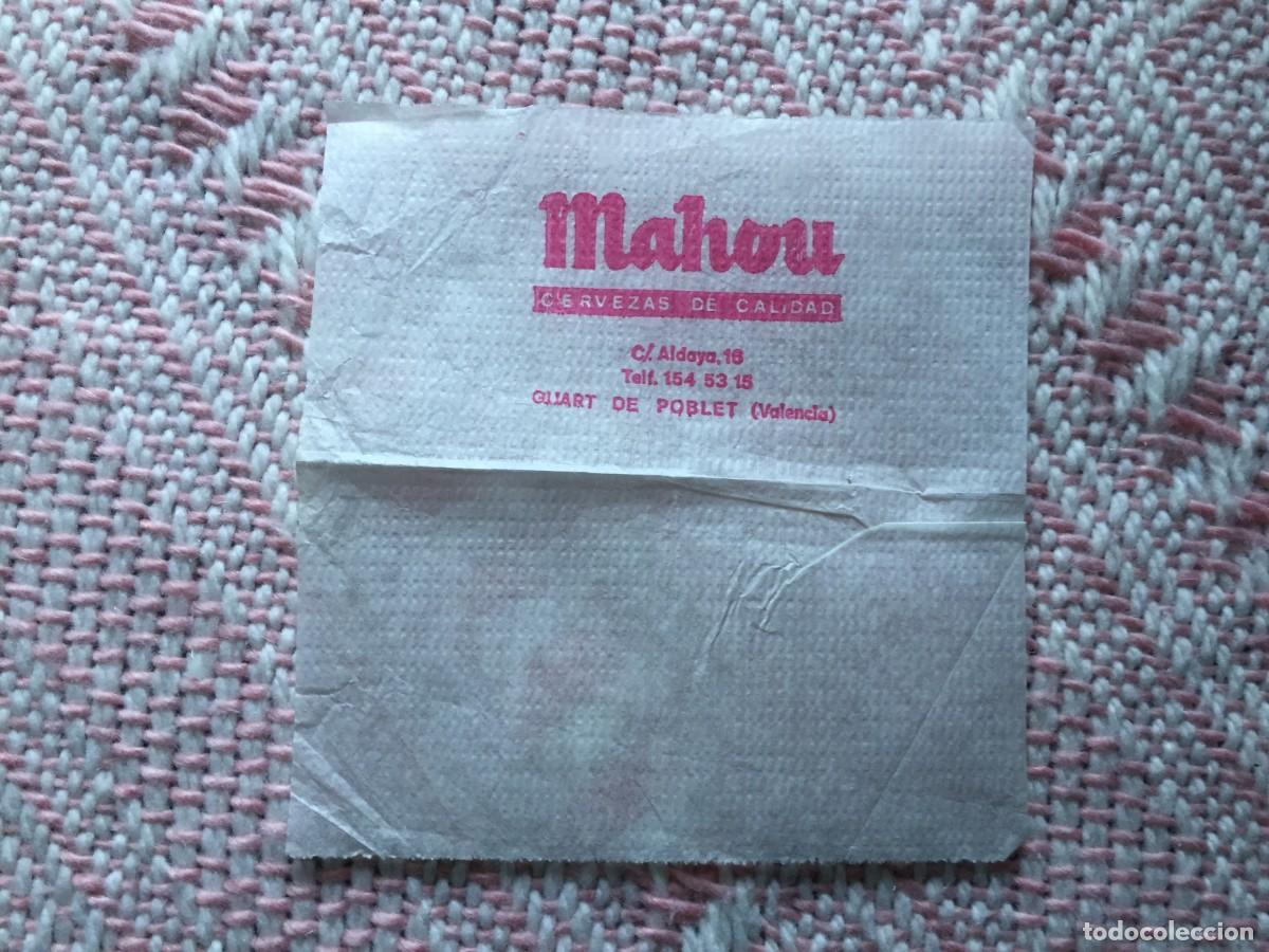 Coleccionismo de cervezas: ANTIGUA SERVILLETA ORIGINAL A&Ntilde;OS 60/70 CON PUBLICIDAD DE CERVEZAS MAHOU - QUART DE POBLET (VALENCIA)