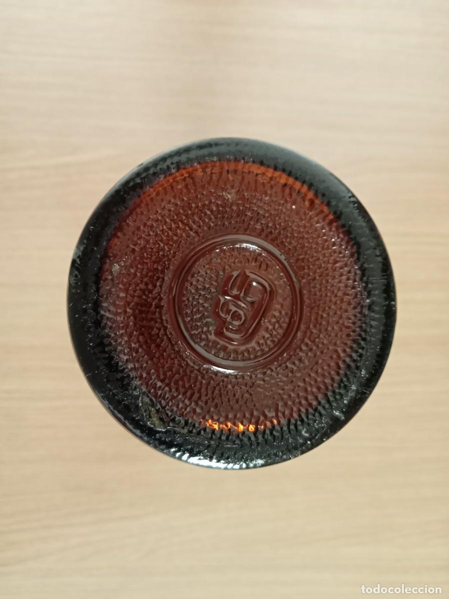 Coleccionismo de cervezas: Botella cerveza laurel de baco en relieve - Foto 3