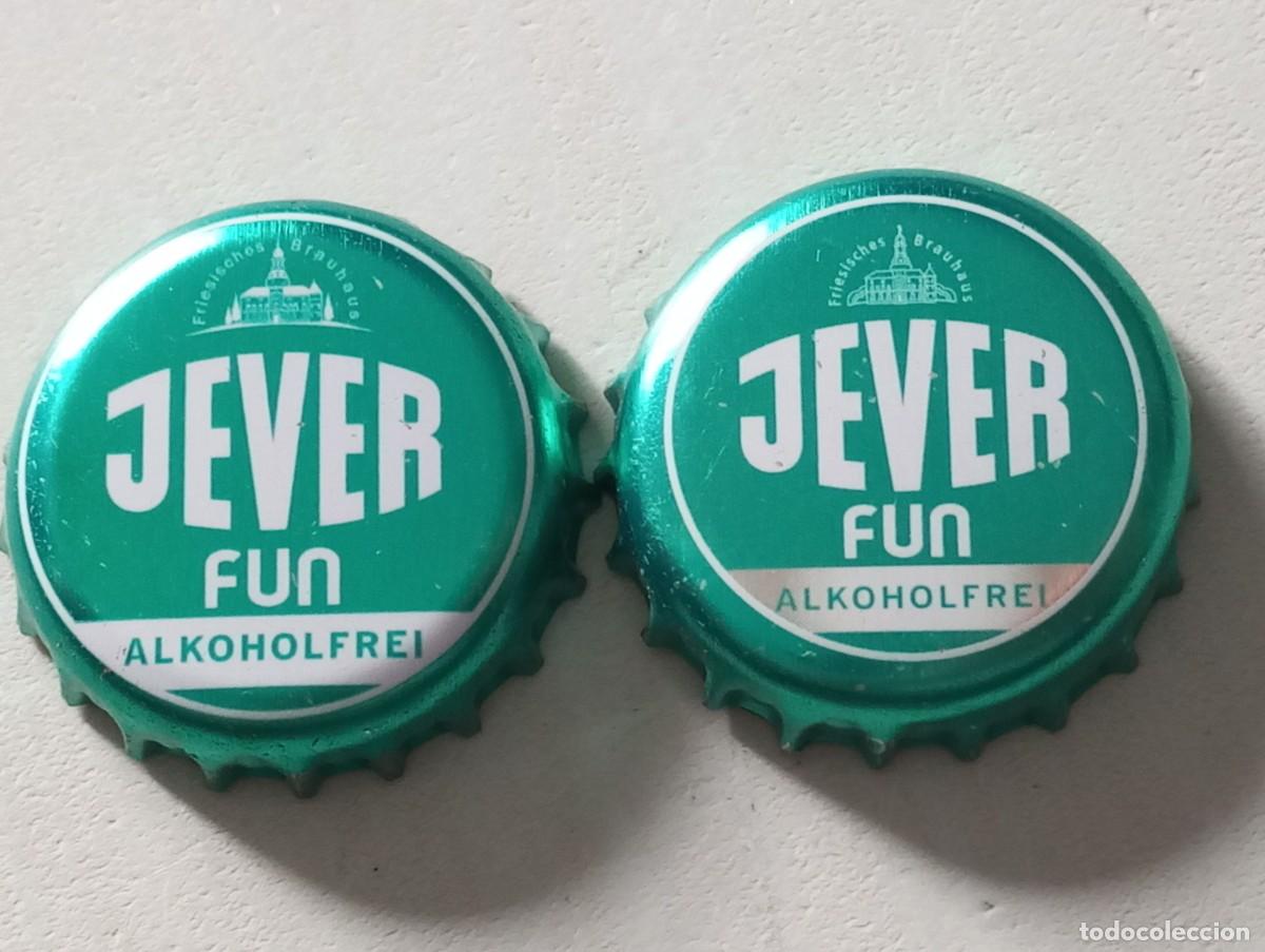 Collezionismo di birre: Lote de 2 chapas tap&oacute;n corona DIFERENTES de la cerveza alemana JEVER FUN ALKOHOLFREI