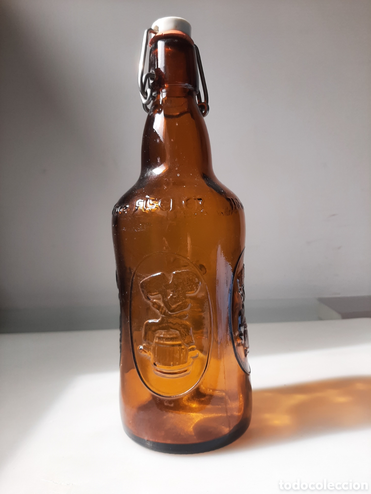 Coleccionismo de cervezas: Botella vac&iacute;a de Cerveza FISCHER de Alsacia.