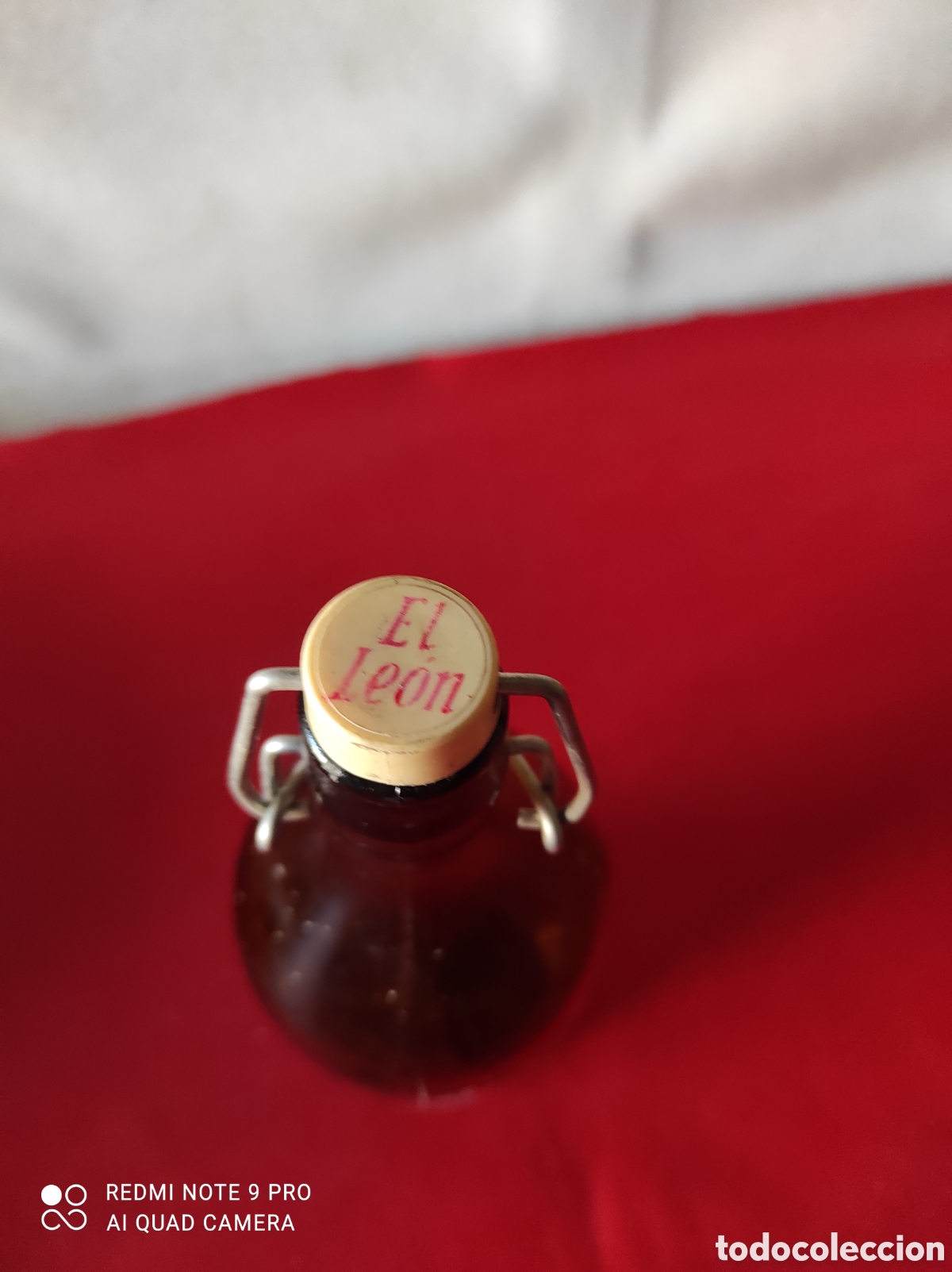 Coleccionismo de cervezas: Antigua botella de cerveza el le&oacute;n 1LT. - Foto 3