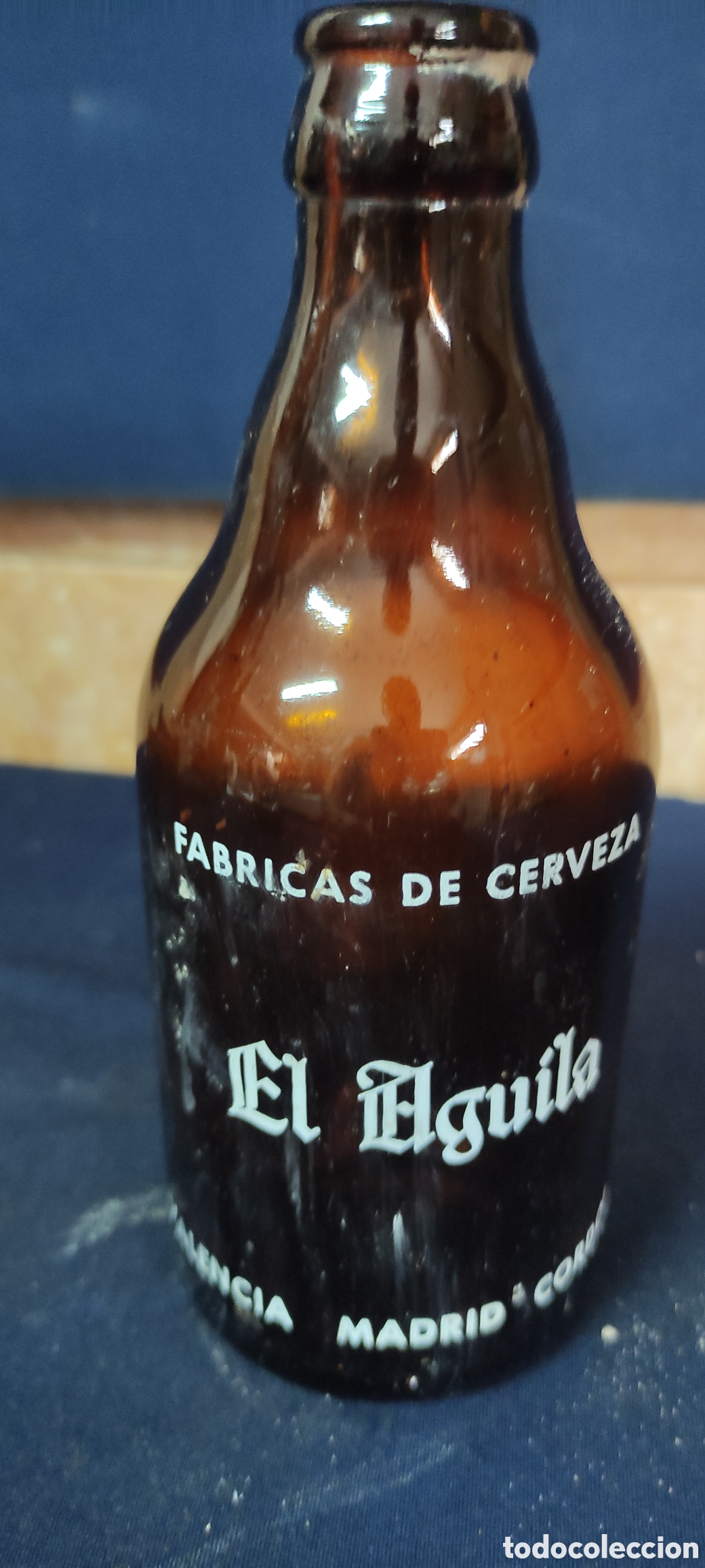 Coleccionismo de cervezas: Botell&iacute;n cervezas El Aguila - Foto 5