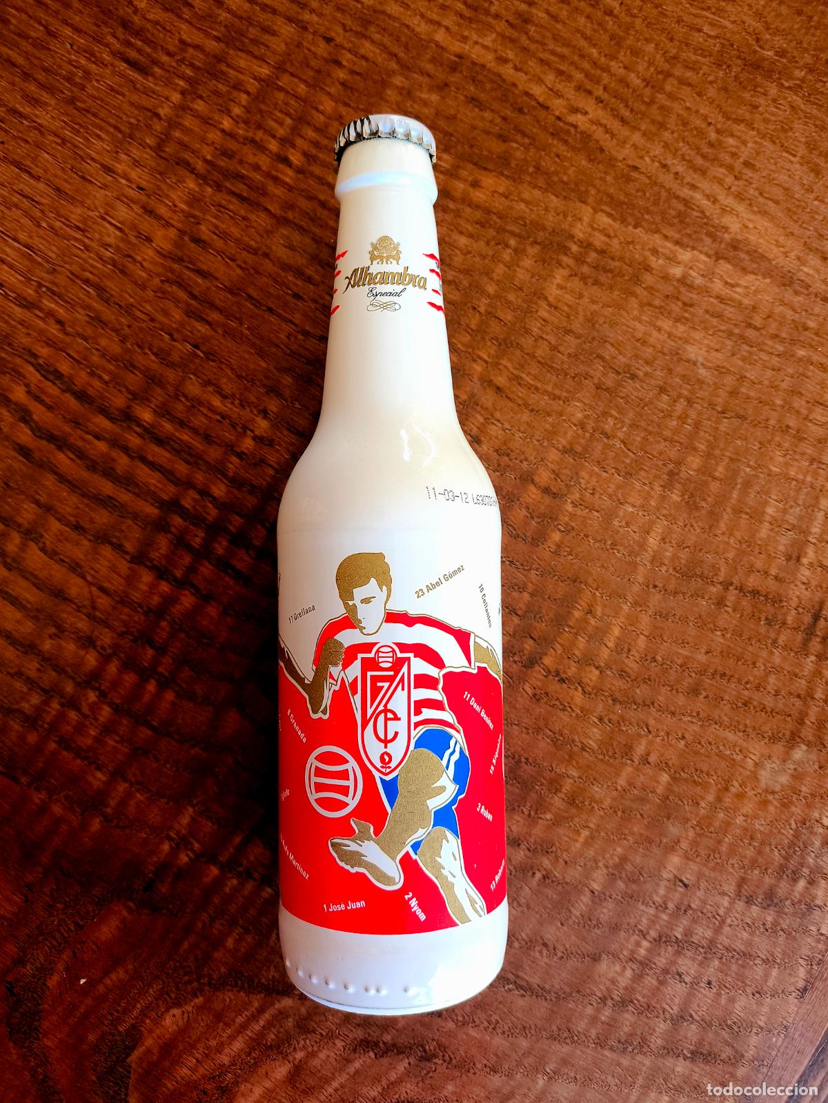 Coleccionismo de cervezas: Botella de cerveza Alhambra. Granada F&uacute;tbol Club.