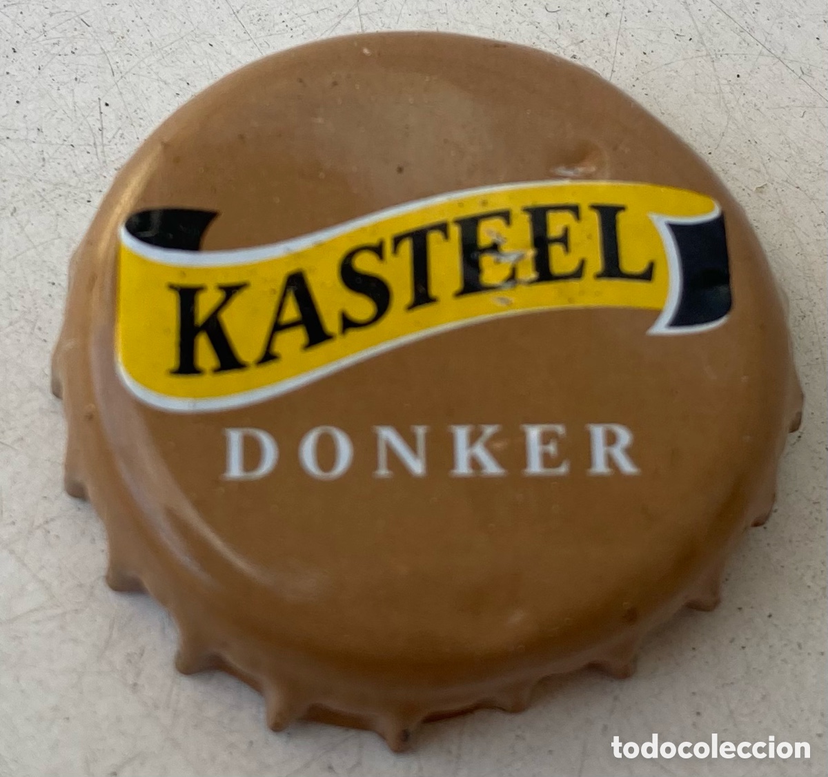 Collezionismo di birre: BOTTLE CAP CAPSULE BEER BIER BIERE CHAPA CERVEZA KASTEEL DONKER (2). B&Eacute;LGICA.--LOTE N. 3965-CARMANJO