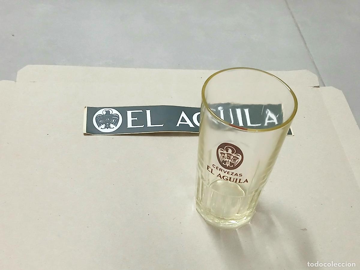 Coleccionismo de cervezas: Publicidad. Vaso Cerveza El &Aacute;guila, raro modelo Elsadur, con pegatina de regalo