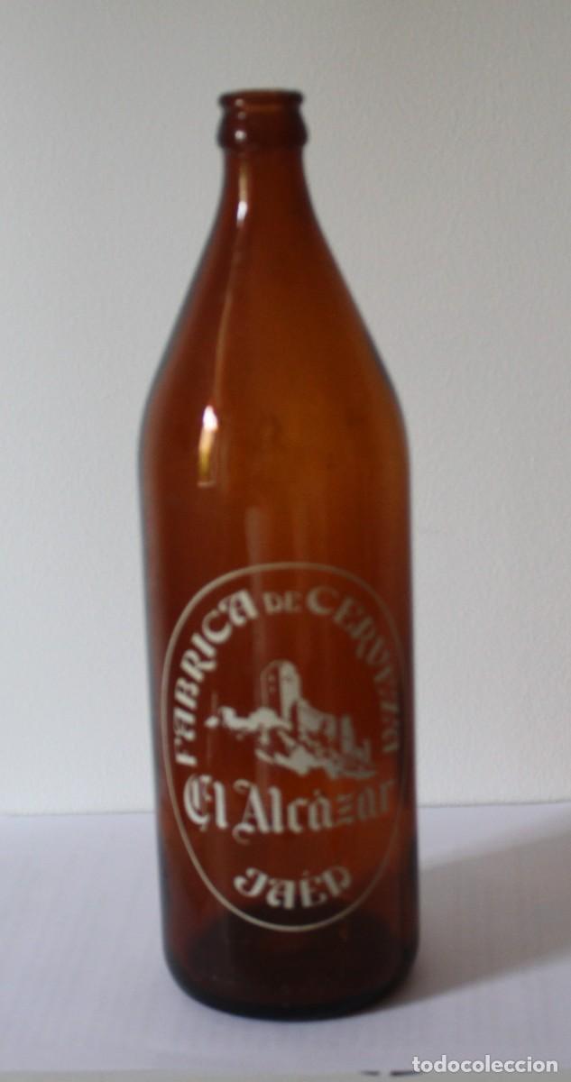Coleccionismo de cervezas: BOTELLA EL ALCAZAR, LITRO - Foto 1