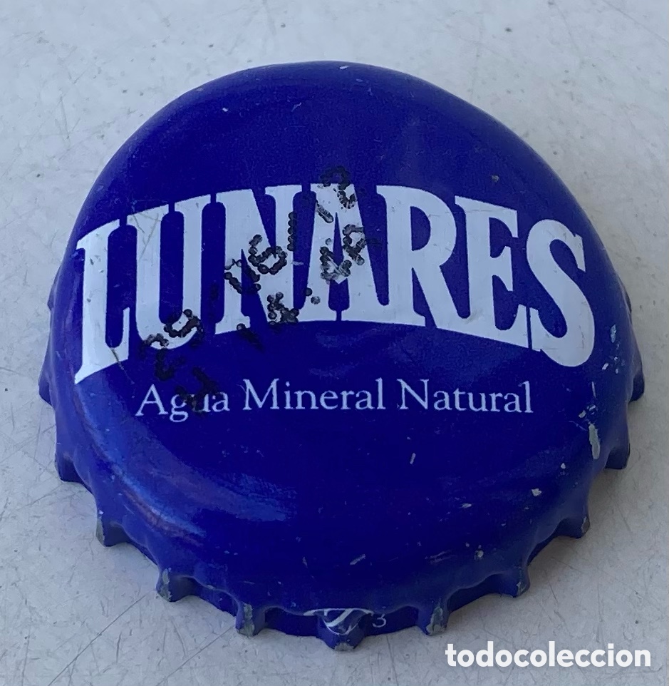 Coleccionismo de cervezas: TAP&Oacute;N CORONA BOTTLE CAP TAPPI EAU ACQUA CAPSULE CHAPA AGUA LUNARES (2).--LOTE N. 4053--CARMANJO