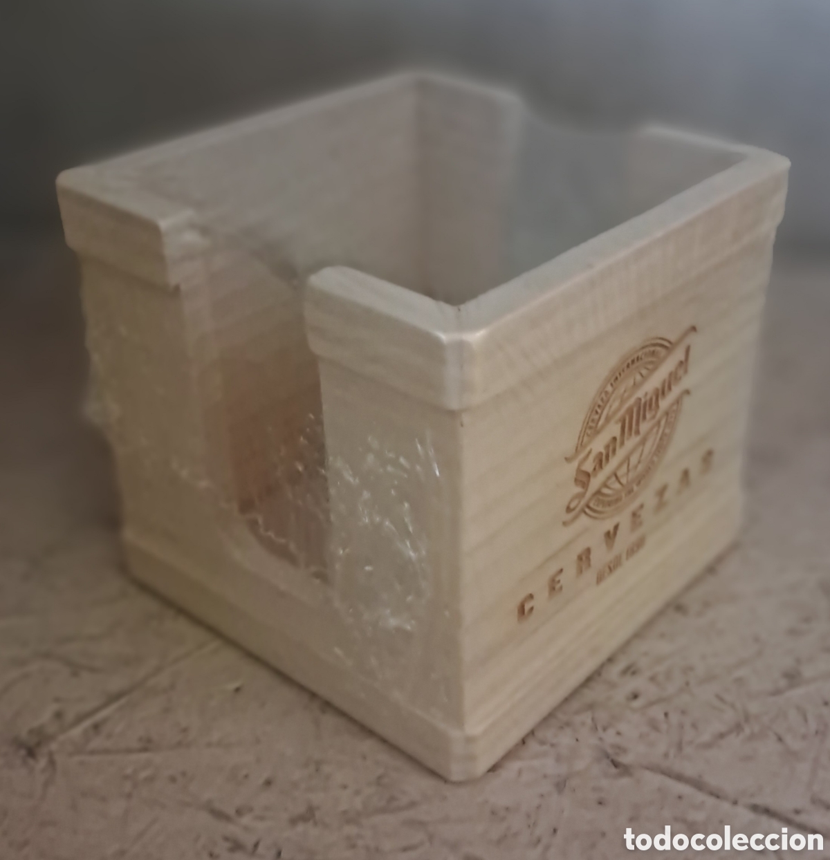 Coleccionismo de cervezas: Servilletero de madera&nbsp;con el logotipo de la cerveza&nbsp;San Miguel NUEVO PLASTIFICADO TODAV&Iacute;A