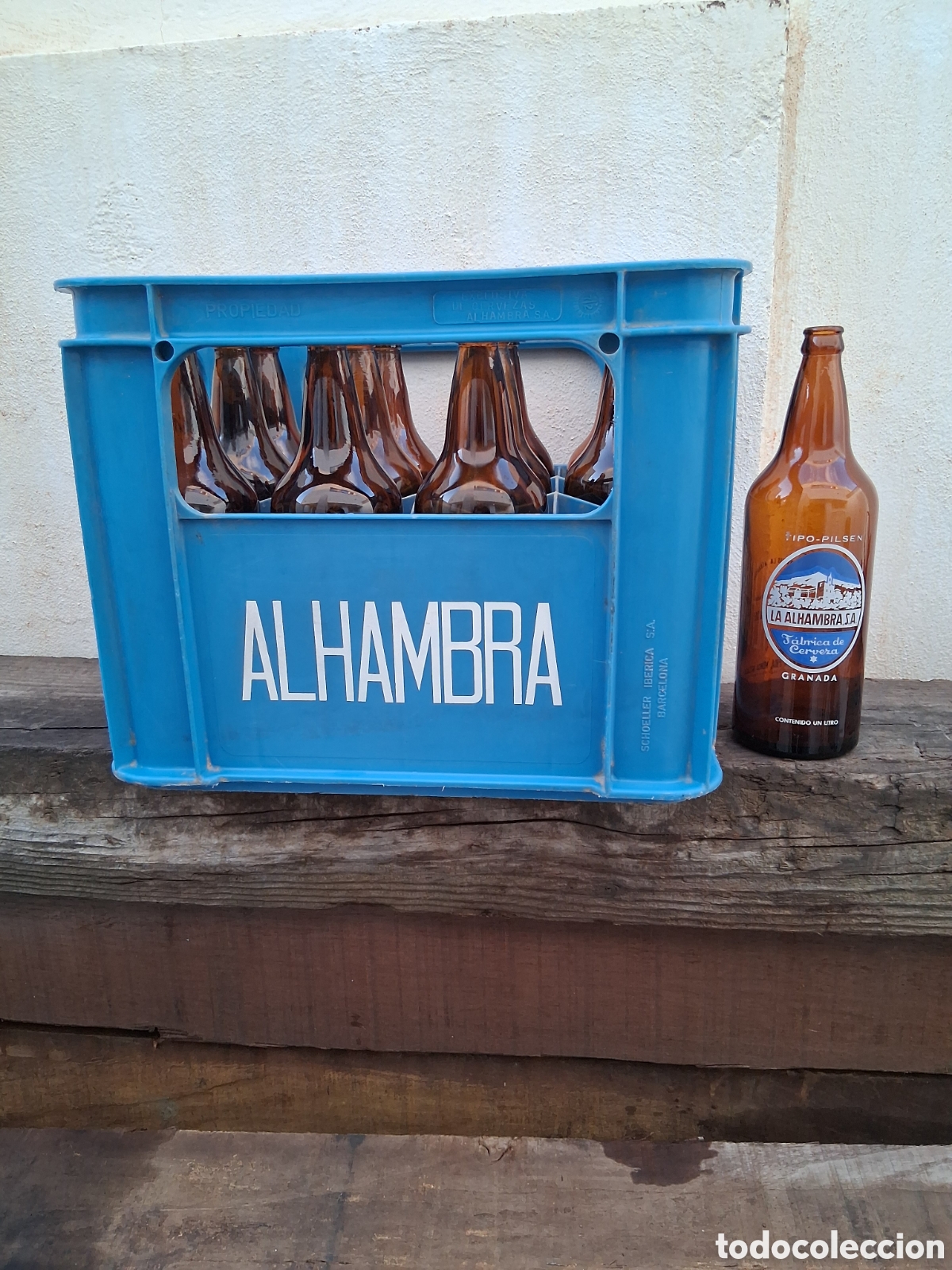 Coleccionismo de cervezas: Caja con 12 botellas de cerveza LA ALHAMBRA GRANADA 1 litro