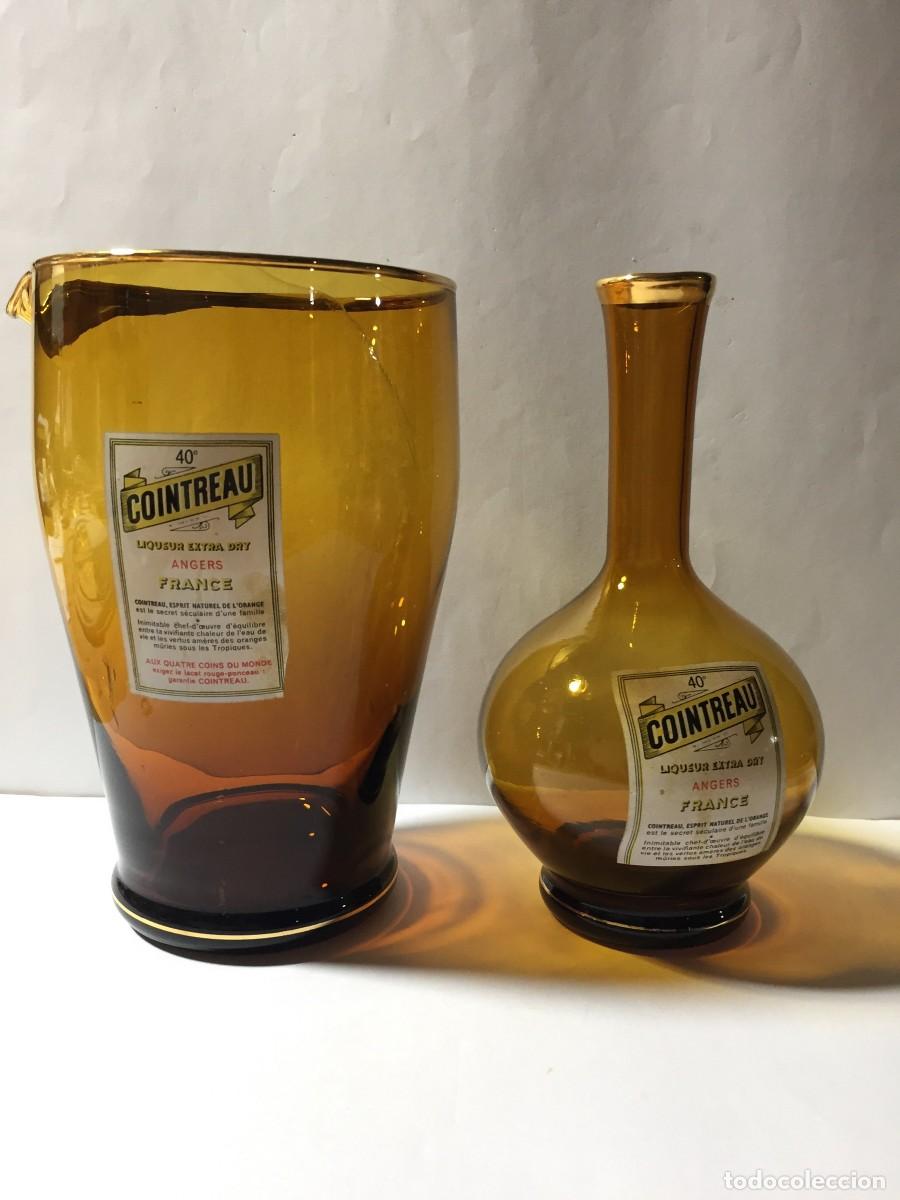 Coleccionismo de cervezas: Licorera y vaso de mezcla coctel COINTREAU 1960