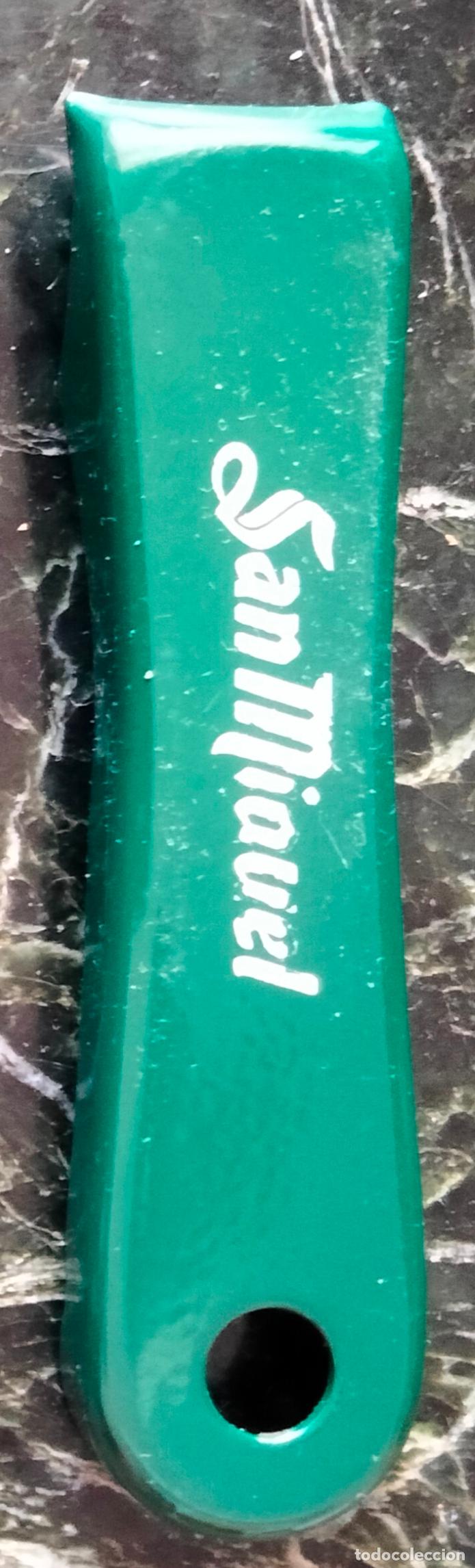 Coleccionismo de cervezas: Abrebotellas corona San Miguel.