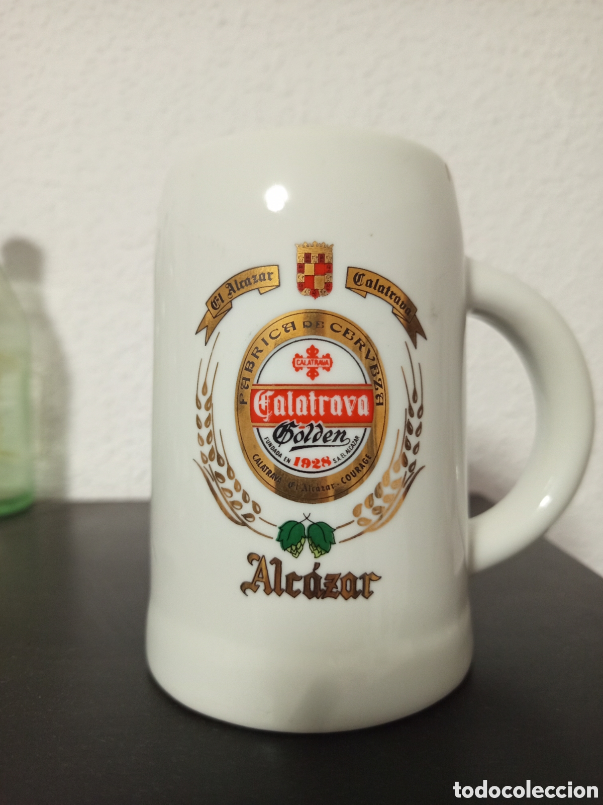 Coleccionismo de cervezas: Jarra de cerveza antigua de la marca Calatrava Alc&aacute;zar.