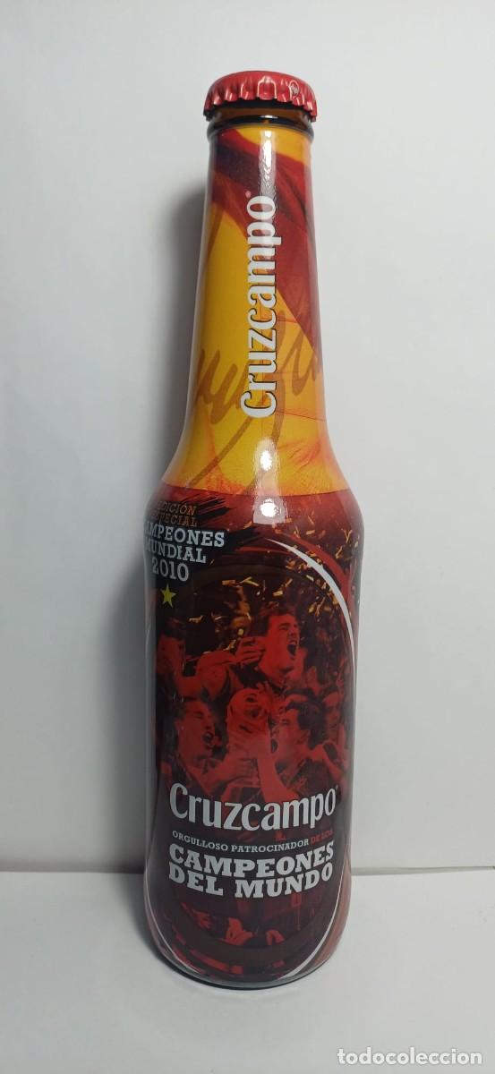 Coleccionismo de cervezas: Botella Cruzcampo edici&oacute;n especial Campeones del Mundo 2010 (Espa&ntilde;a)