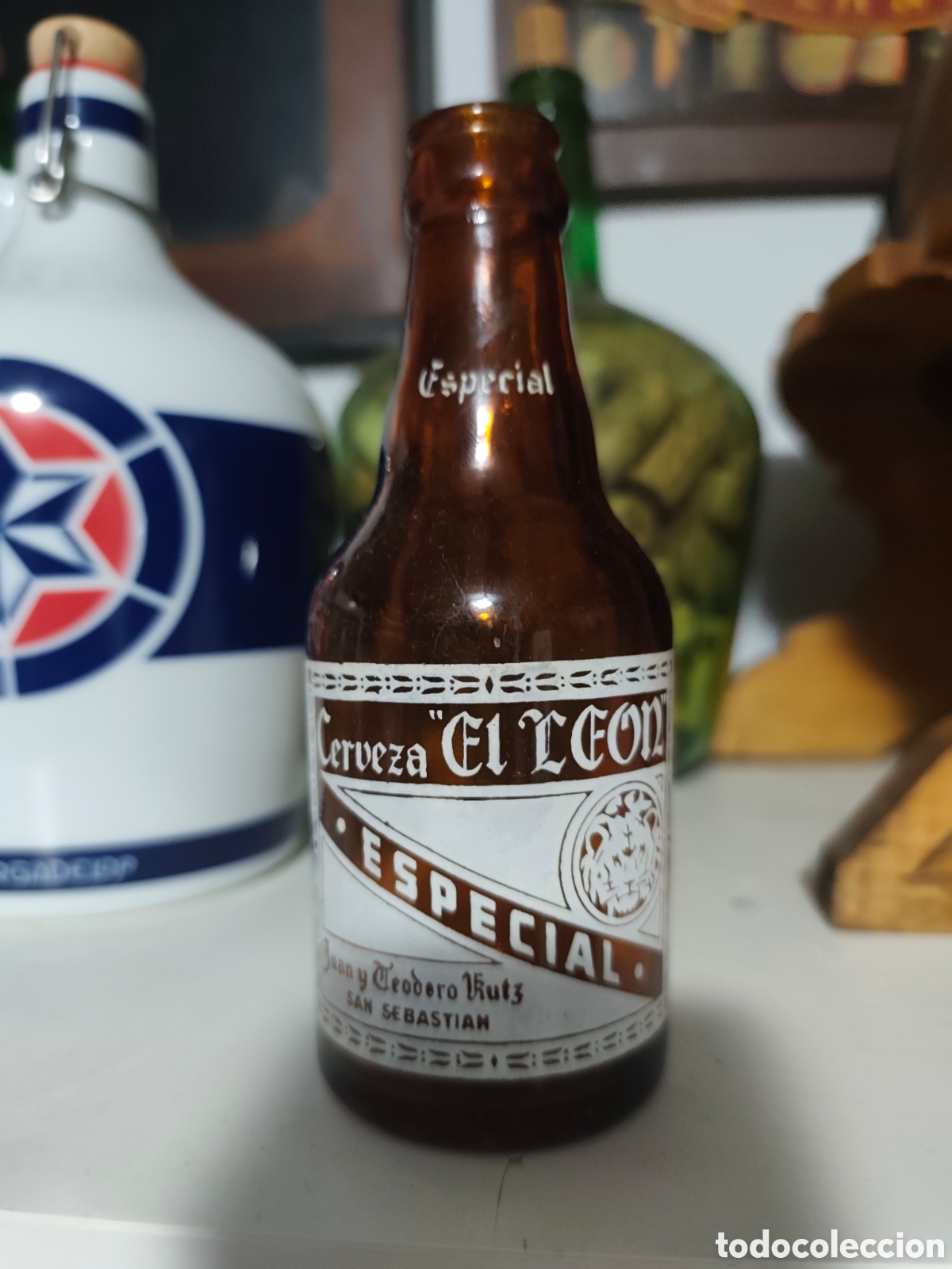 Coleccionismo de cervezas: Botella cerveza el Le&oacute;n especial quinto vacio