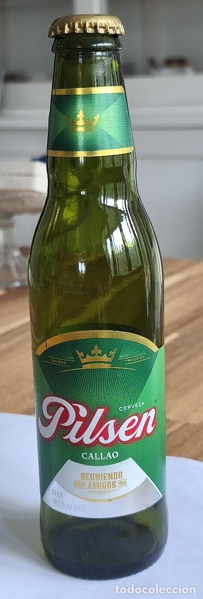 Coleccionismo de cervezas: BOTELLA VACIA con ETIQUETAS y CHAPA TAPON CORONA - PILSEN CALLAO - PERU