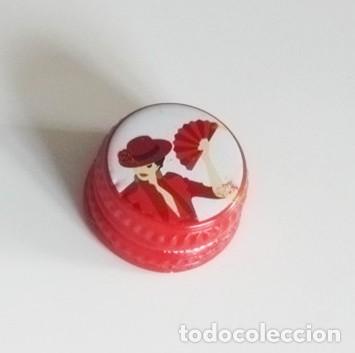 Coleccionismo de cervezas: TAP&Oacute;N DE CERVEZA - MUJER FLAMENCA CON ABANICO - ANDALUC&Iacute;A - ESPA&Ntilde;A - BEBIDA