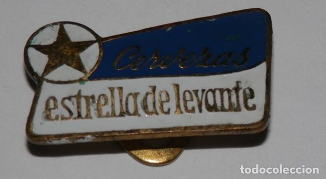 Coleccionismo de cervezas: ANTIGUO PIN'S DE HOJAL DE LAS CERVEZAS ESTRELLA LEVANTE
