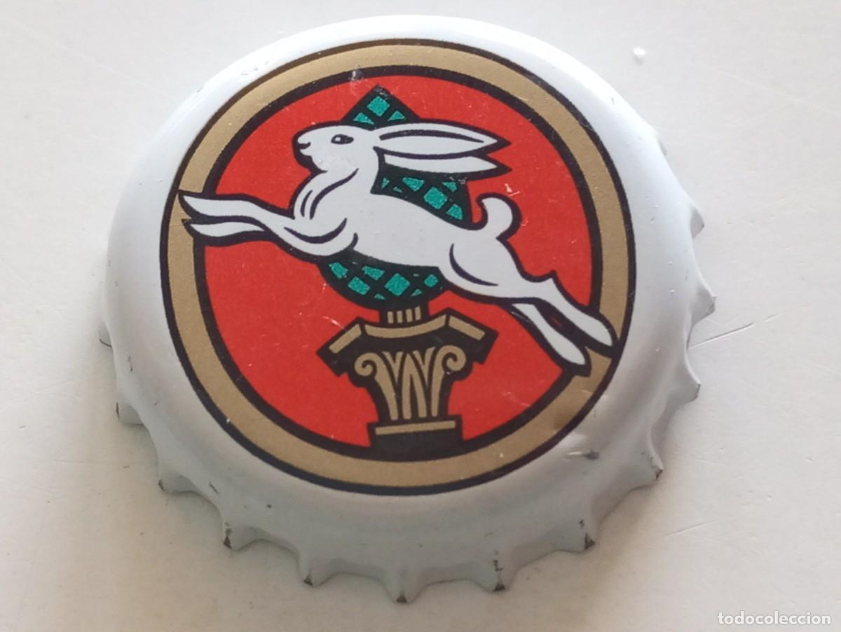 Coleccionismo de cervezas: Chapa tap&oacute;n corona de la cerveza alemana HASEN-BR&Auml;U (falda blanca)