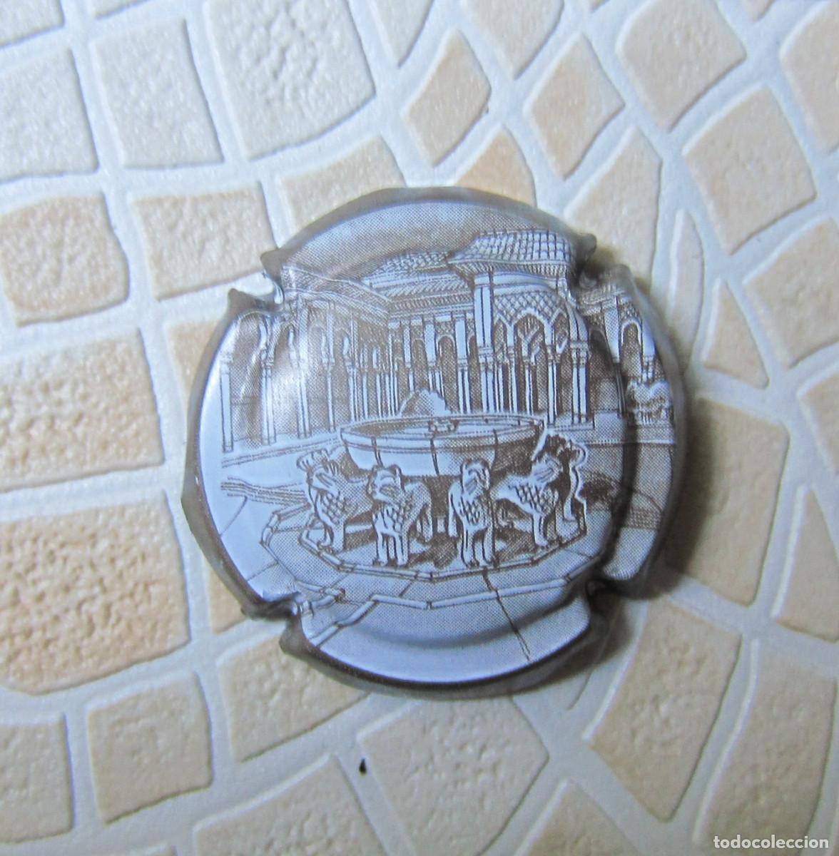 Collectable Beer: CHAPAS TAPON CORONA CHAPA CAVA JAUME SERRA PATIO DE LOS LEONES