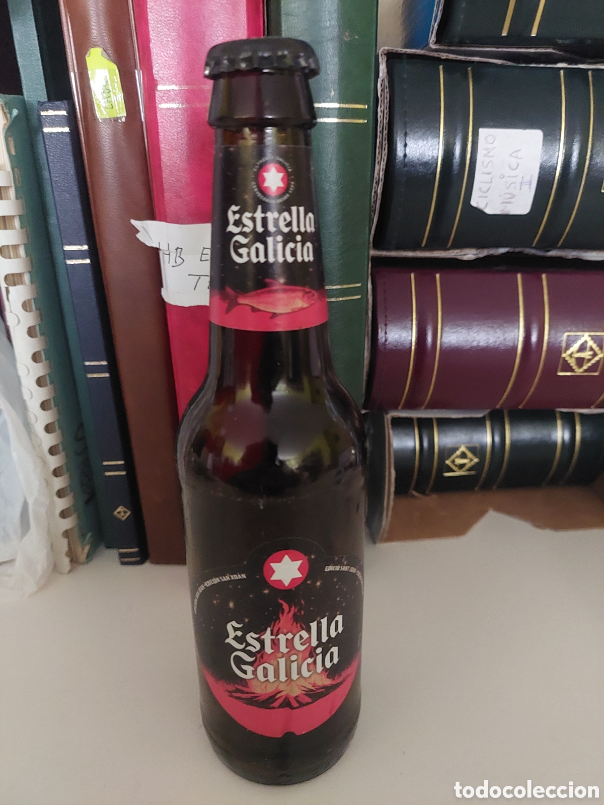 Coleccionismo de cervezas: HOGUERAS SAN JUAN ESTRELLA GALICIA BOTELLA 33 CL VACIA