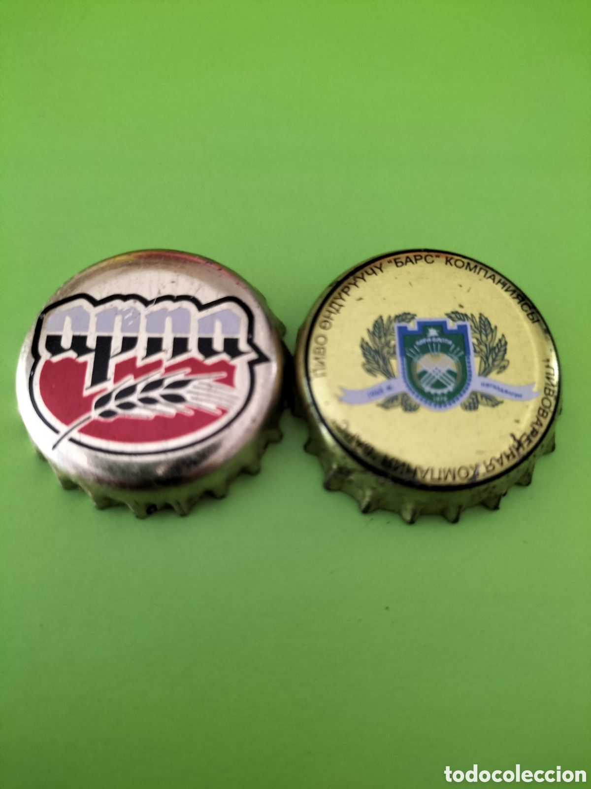 Coleccionismo de cervezas: LOTE 2 CHAPAS TAPON CORONA CERVEZA - KIRGUIST&Aacute;N