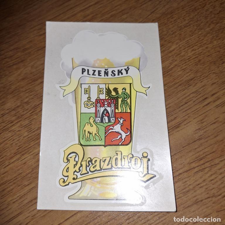 Coleccionismo de cervezas: Antigua pegatina de Prazdroj - Cerveza 1960-70s Checoslovaquia, Nueva. Sin pegar.