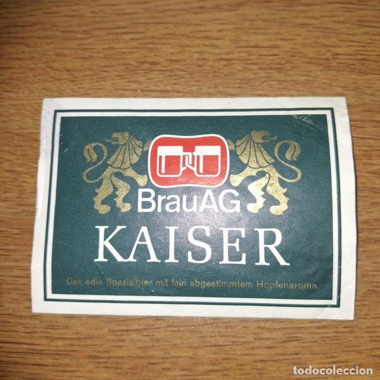 Coleccionismo de cervezas: Antigua etiqueta de cerveza BRAU AG KAISER 1970 Allemania, pegamento.