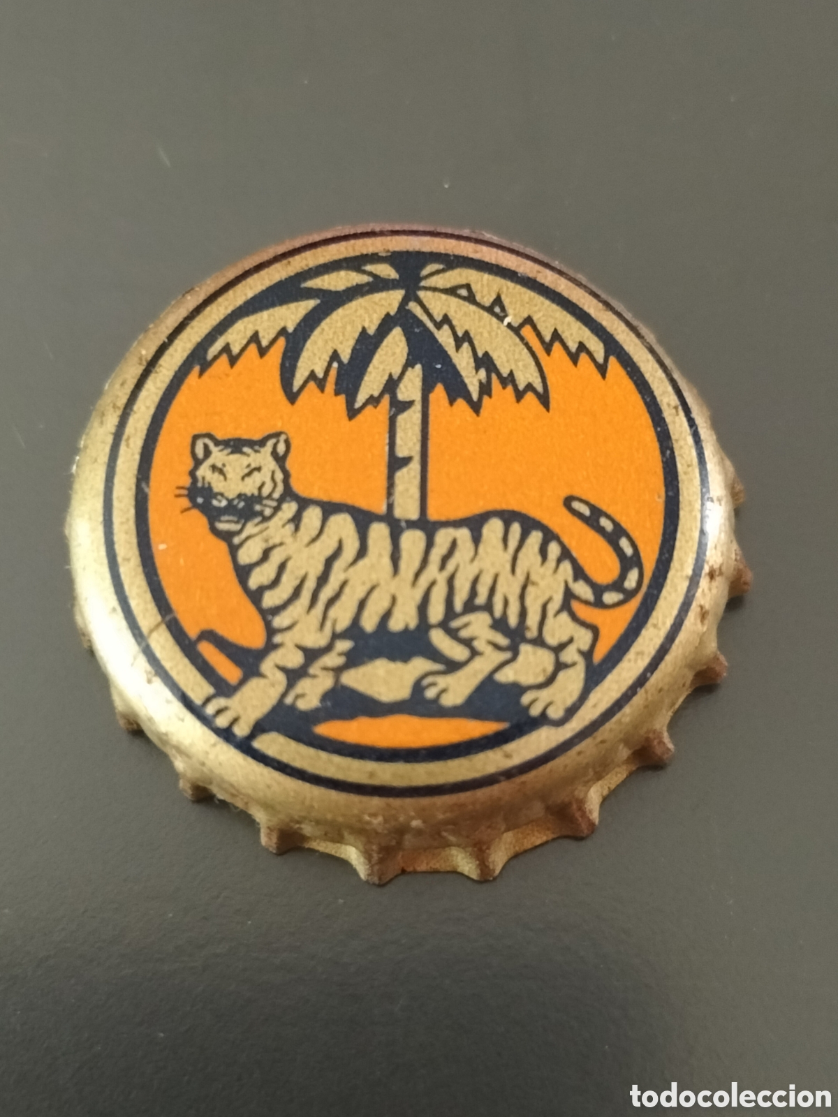 Coleccionismo de cervezas: CHAPA TAP&Oacute;N CORONA CERVEZA - SINGAPUR